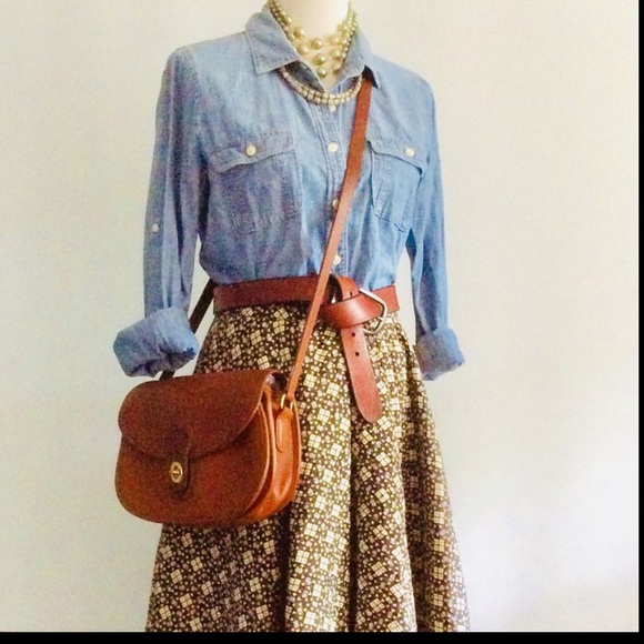 Meet your posher, Monica🌿 - Picture 5 of 15